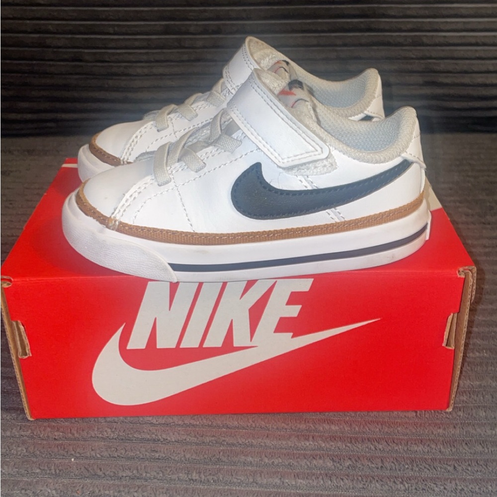 Nike toddler court legacy